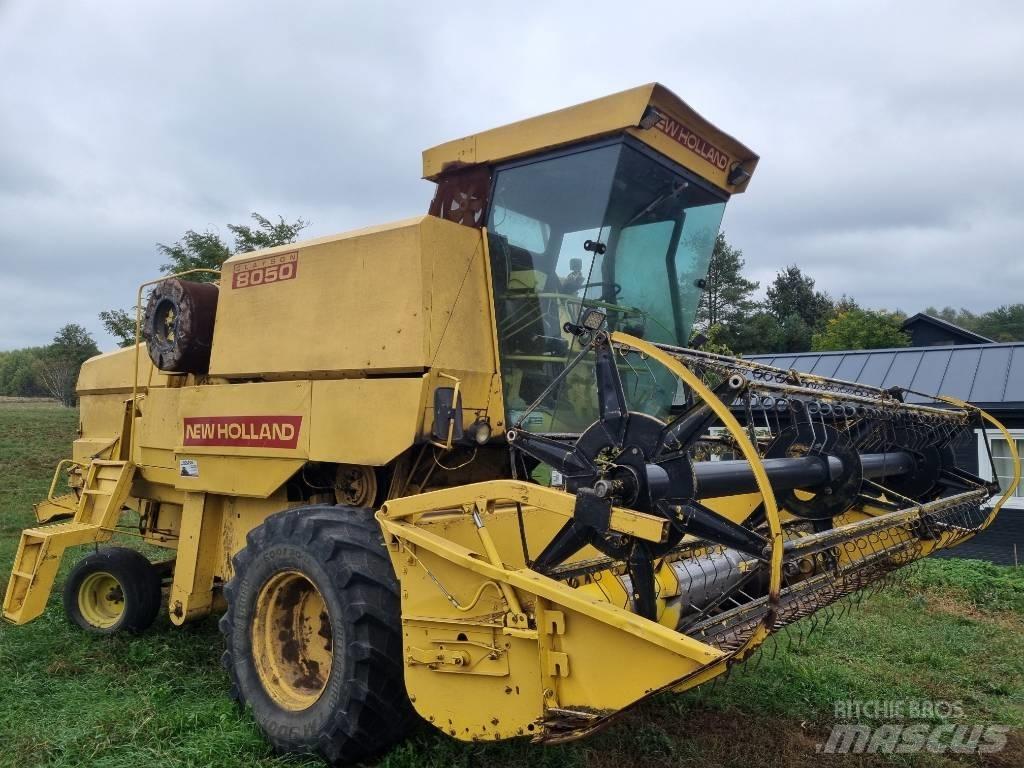 New Holland 8050 Kombinované zberacie stroje