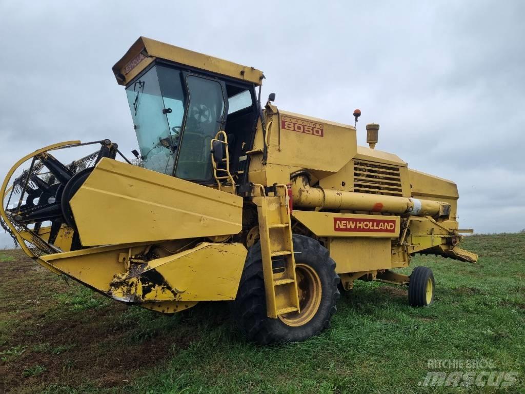 New Holland 8050 Kombinované zberacie stroje