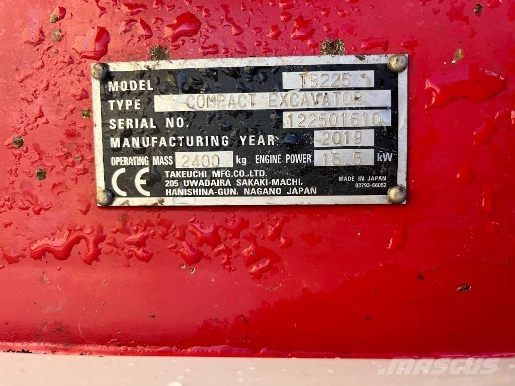 Takeuchi TB 225 Mini rýpadlá < 7t