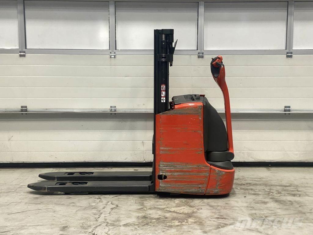 Linde L12 I Ručne vedené vysokozdvižné vozíky