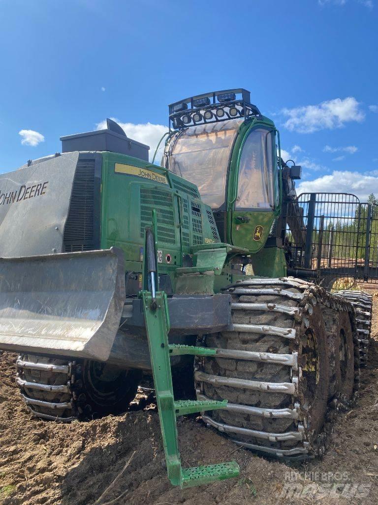 John Deere 1910G Lesné traktory