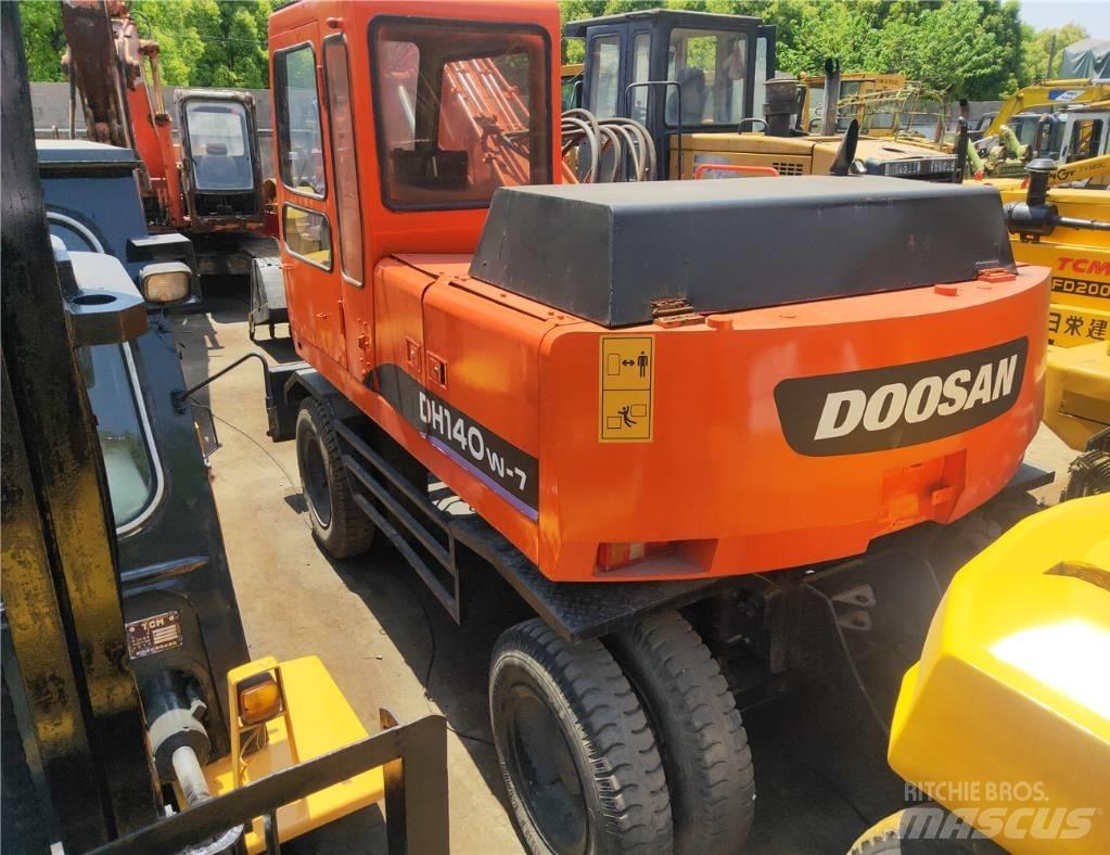 Doosan 140 W Kolesové rýpadlá