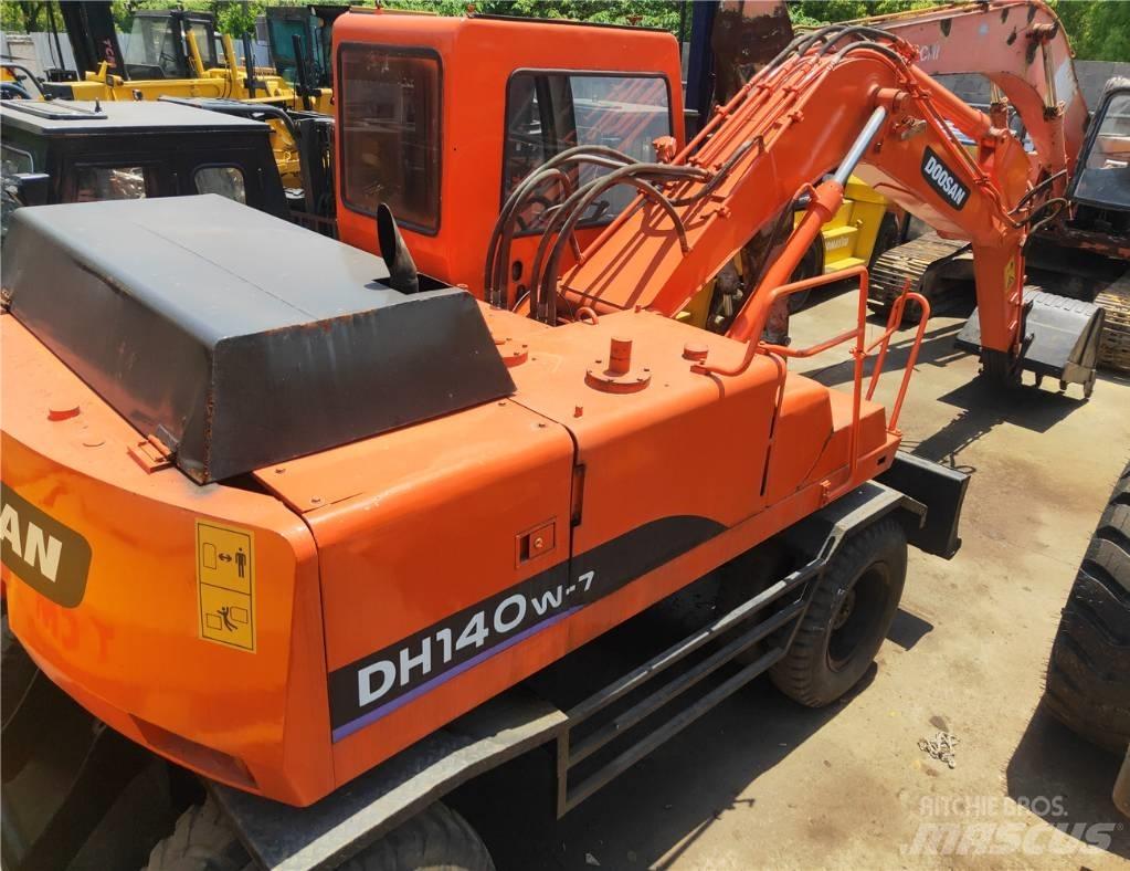 Doosan 140 W Kolesové rýpadlá