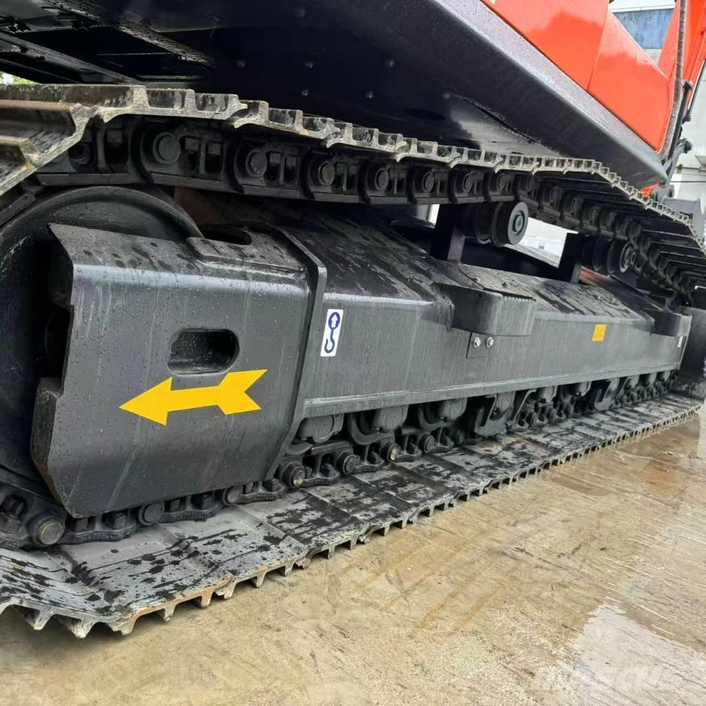 Doosan DX 225 LCA Pásové rýpadlá