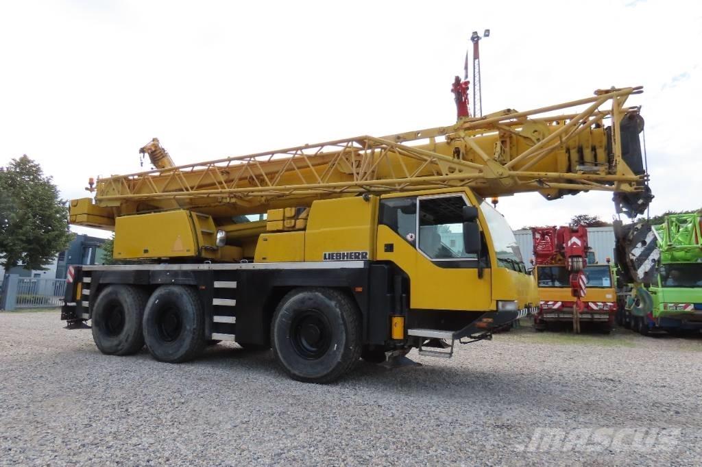 Liebherr LTM 1055-1 Univerzálne terénne žeriavy