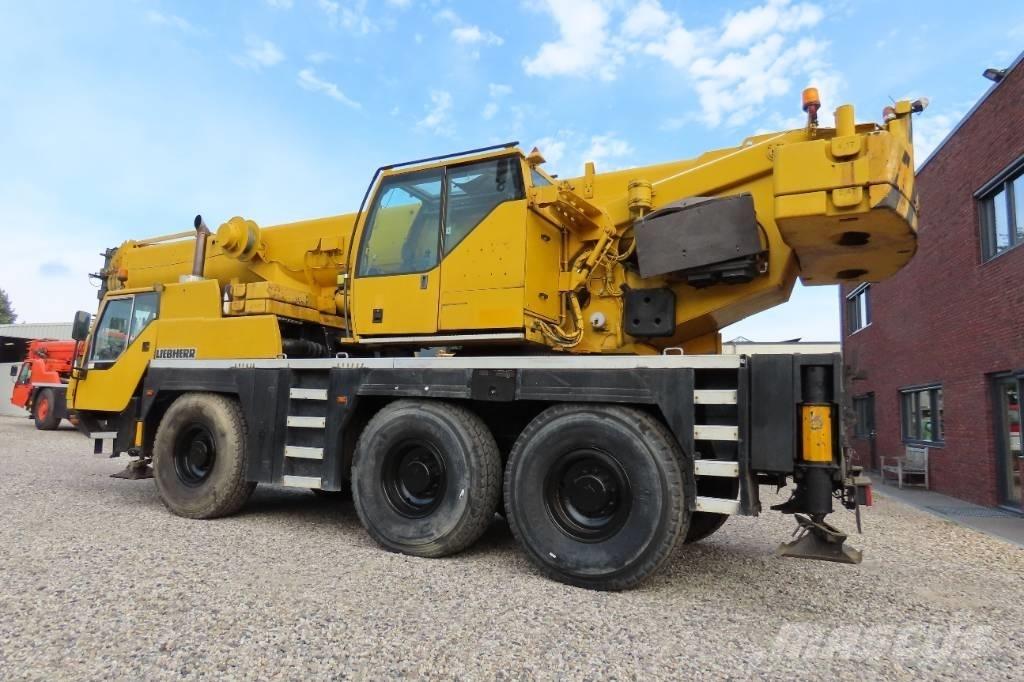 Liebherr LTM 1055-1 Univerzálne terénne žeriavy