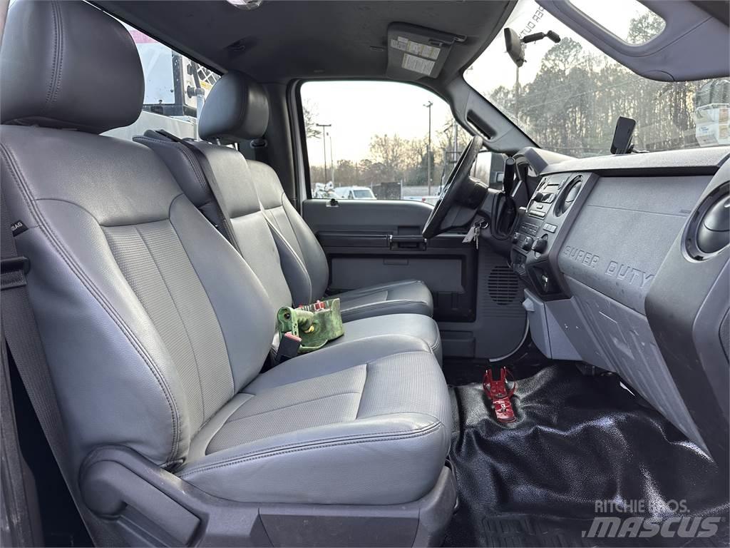 Ford F550 Komunálne / Multi-úžitkové vozidlá