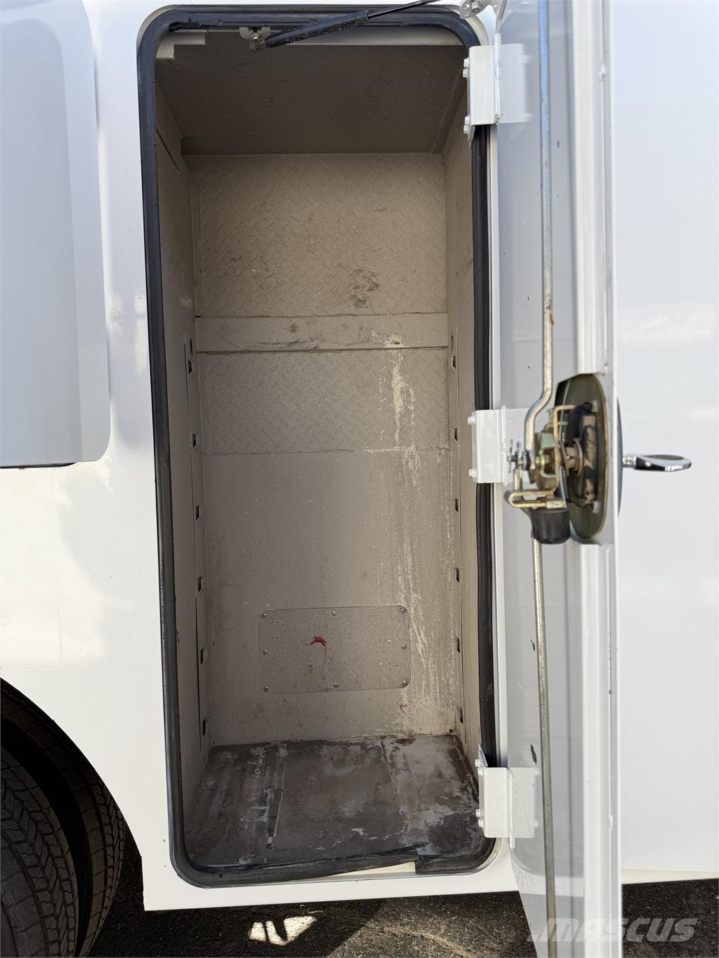 Ford F550 Komunálne / Multi-úžitkové vozidlá