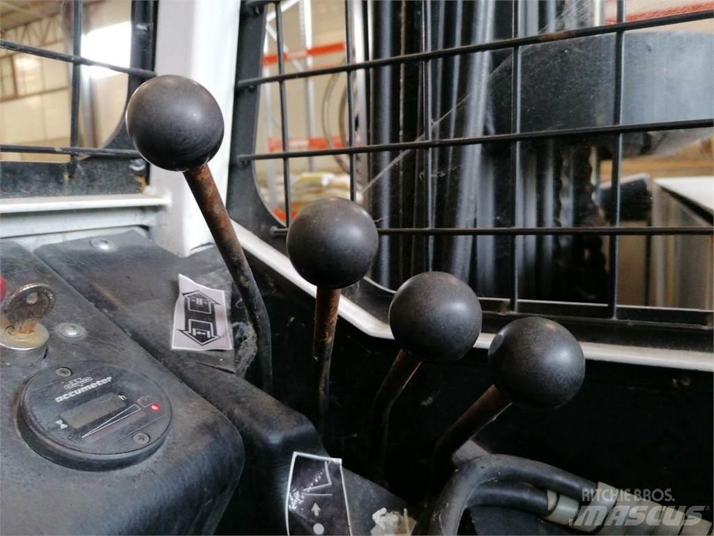 Combilift ESA30 Bočný vysokozdvižný vozík