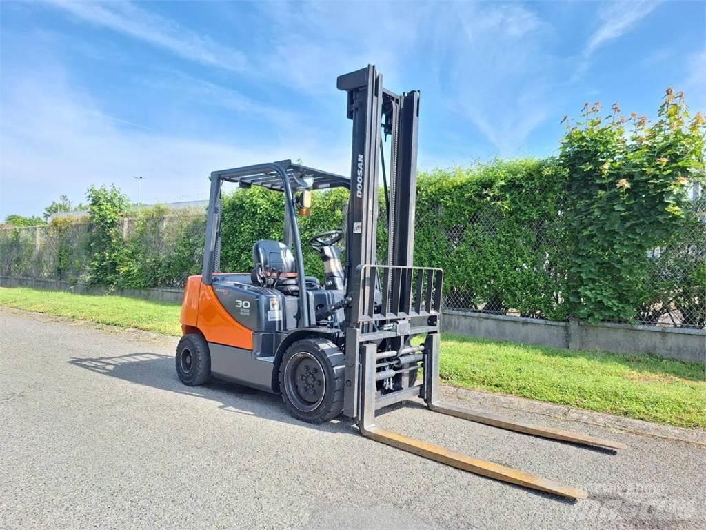 Doosan D30S 5 Iné