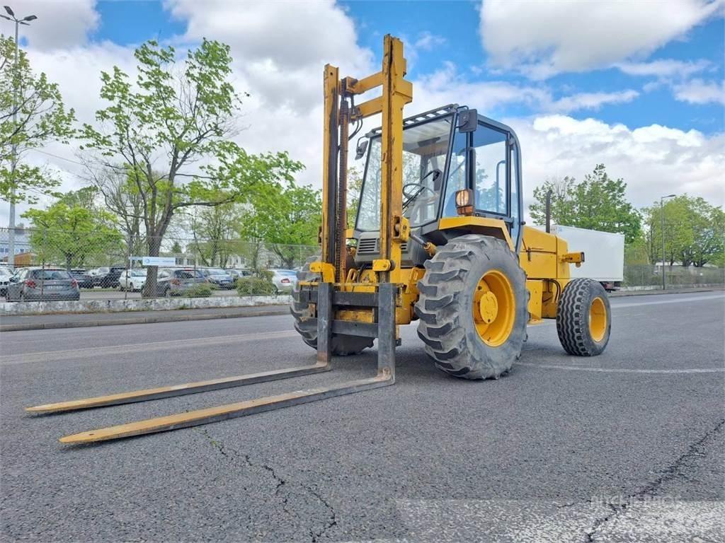 JCB 930-2 Terénne vysokozdvižné vozíky