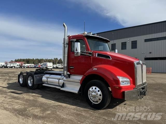 Kenworth T880 Iné