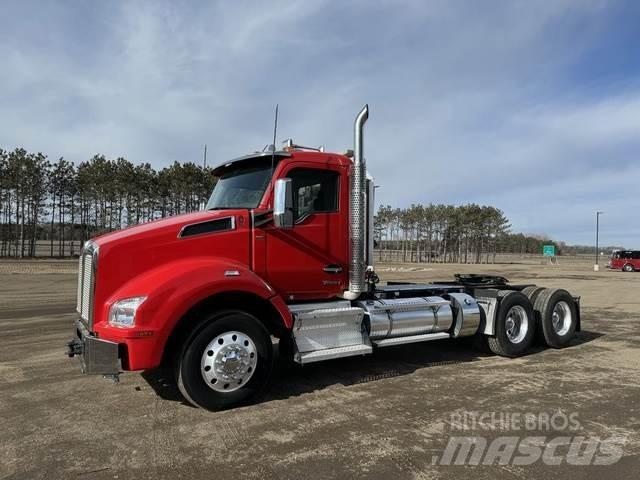 Kenworth T880 Iné