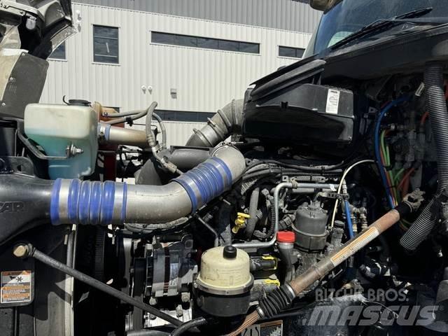 Kenworth T880 Iné