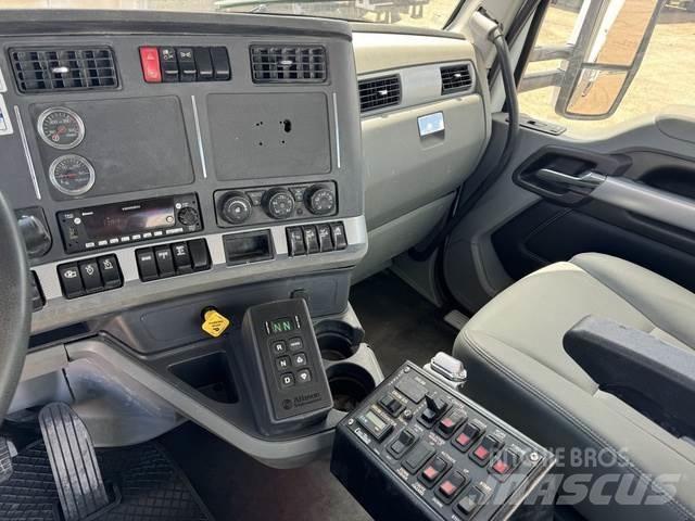 Kenworth T880 Iné