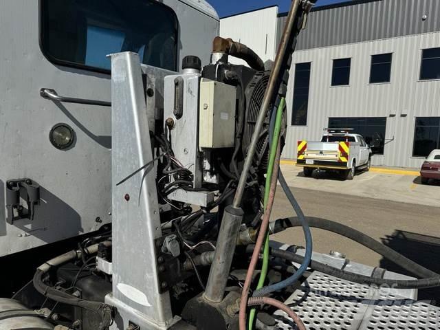 Kenworth T880 Iné