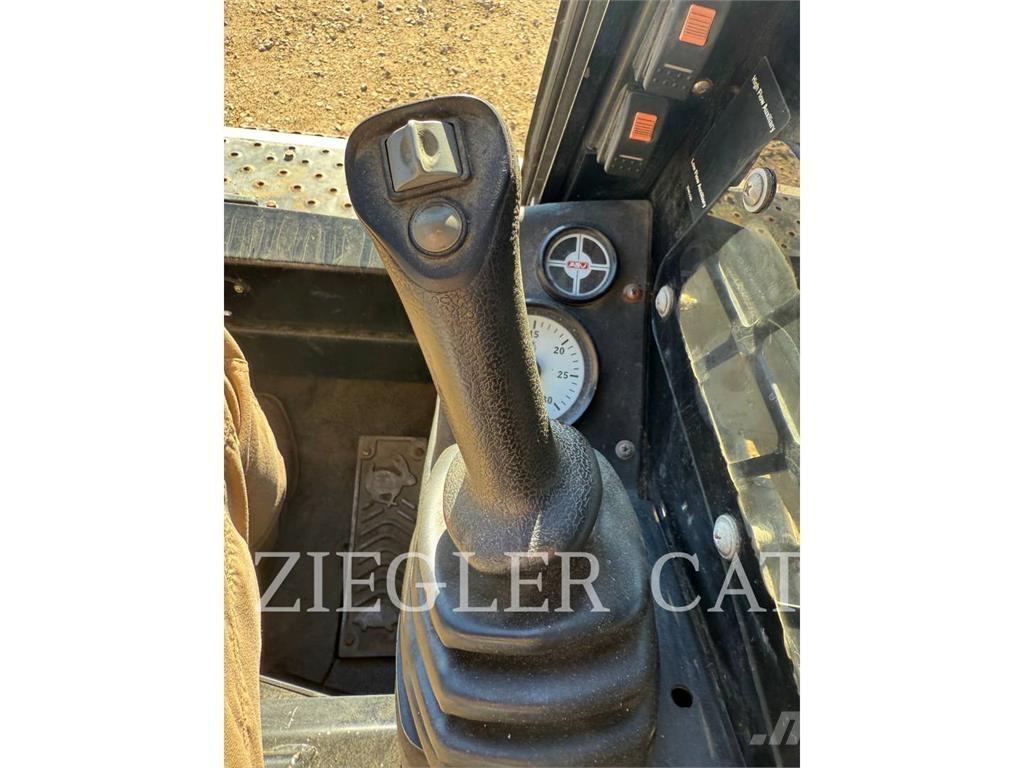 ASV PT80 Pásové nakladače