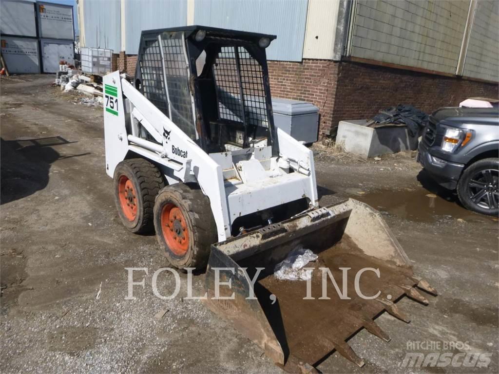Bobcat 743B Šmykom riadené nakladače