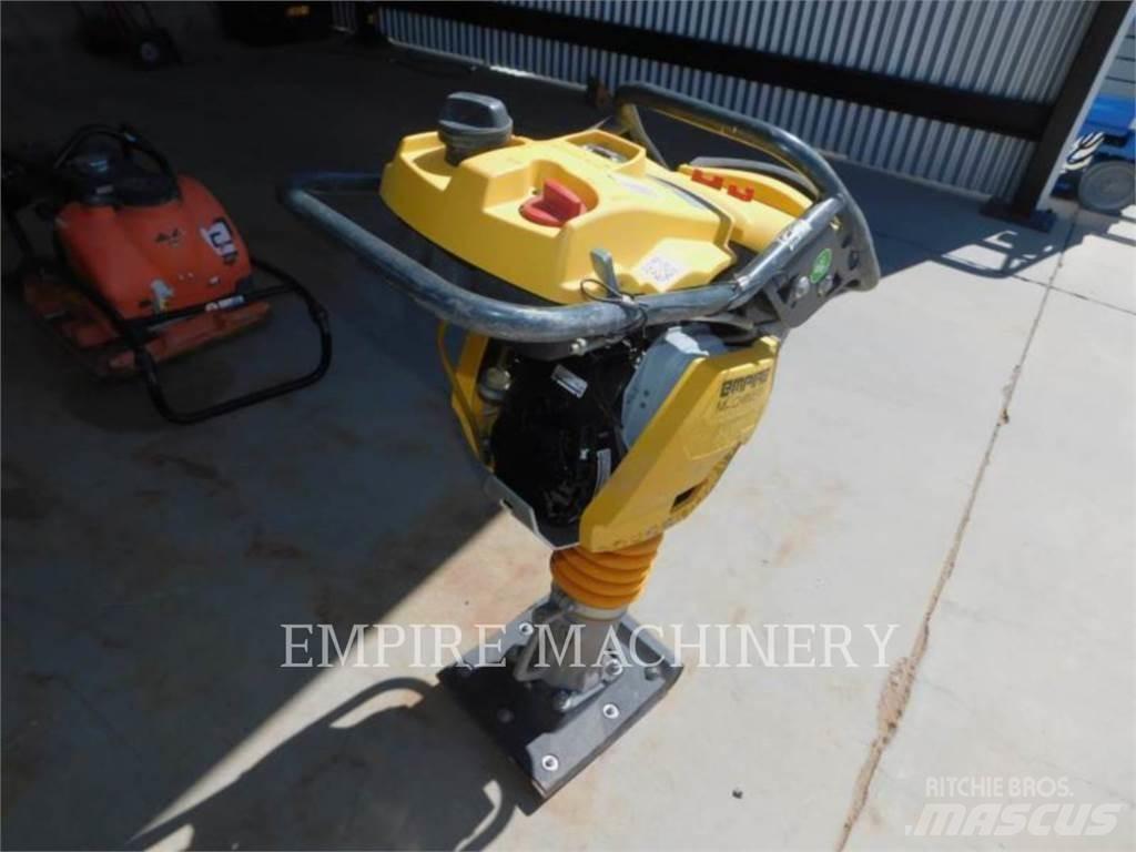 Bomag BT50 Kolesové nakladače