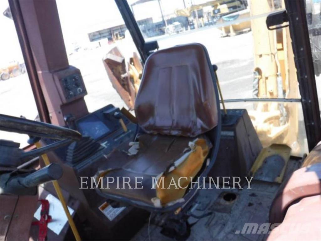 CASE 590 Rýpadlo-nakladače