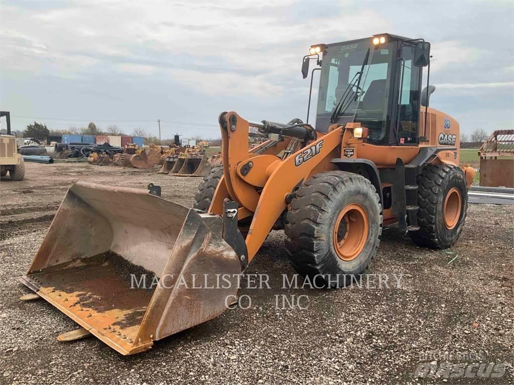 CASE 621F Kolesové nakladače