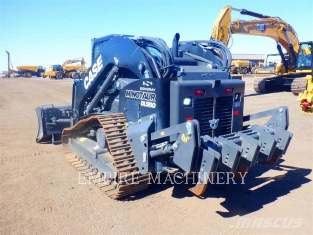 CASE DL550 Šmykom riadené nakladače