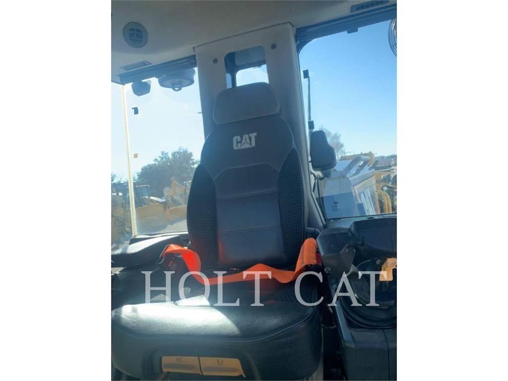 CAT 120AWD JOY Grejdery