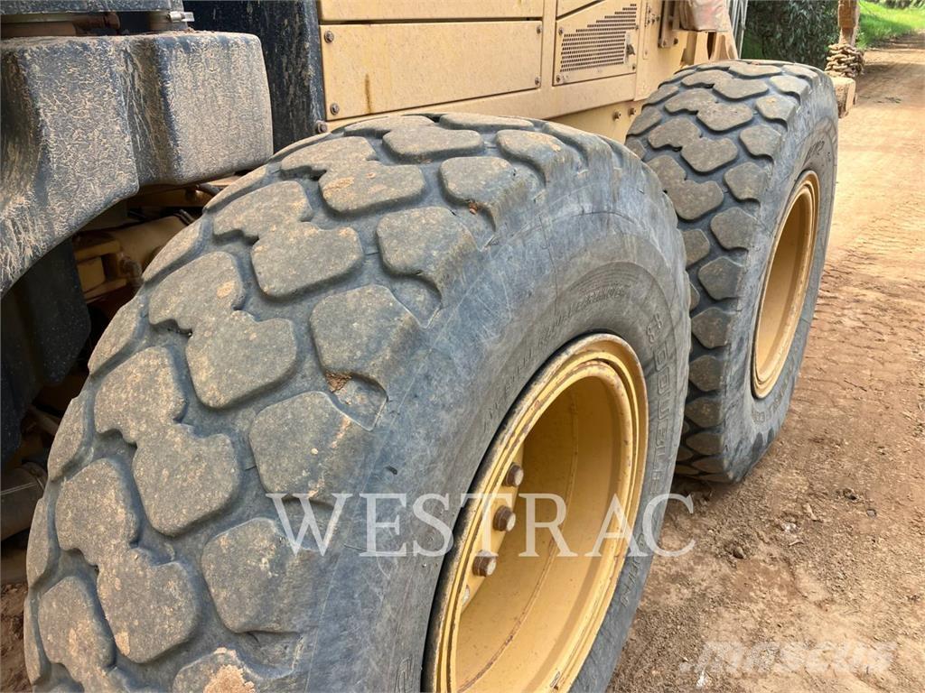 CAT 12M Grejdery