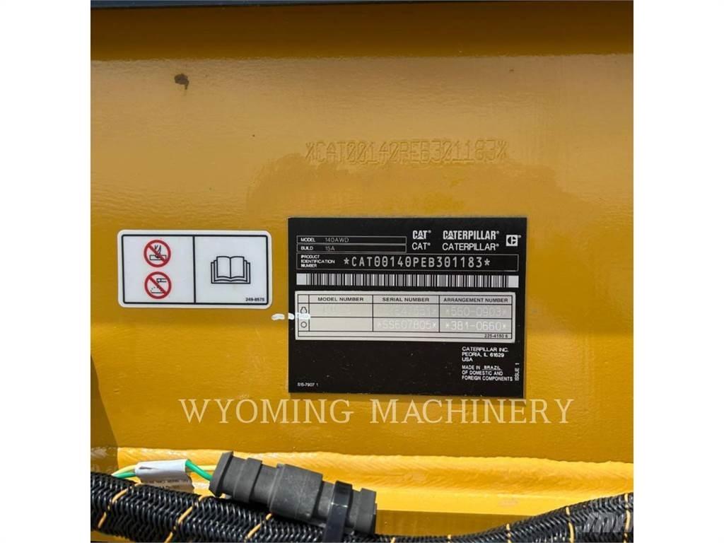 CAT 140 AWD Grejdery