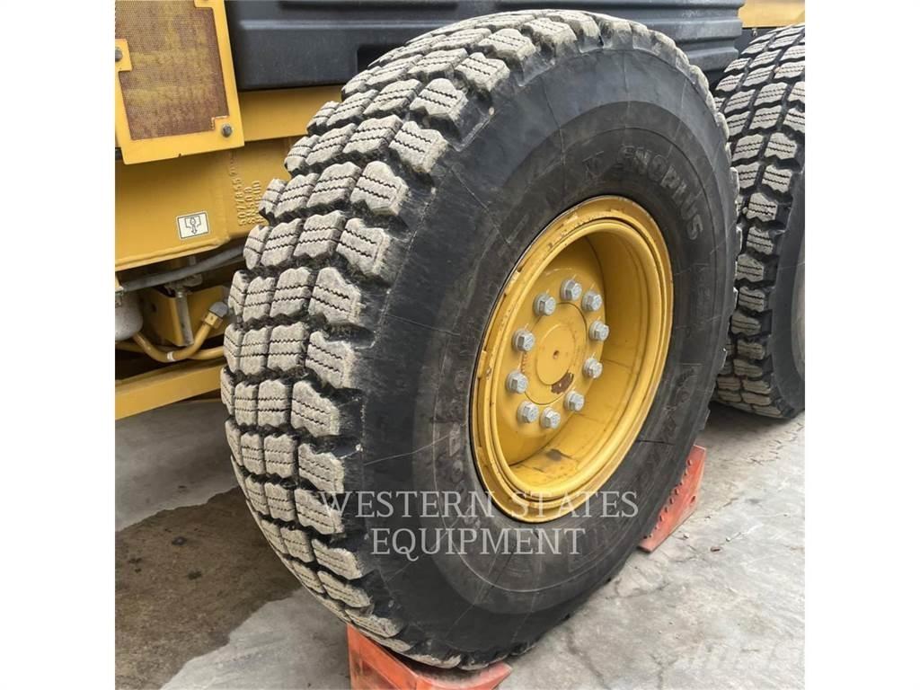 CAT 140 AWD Grejdery