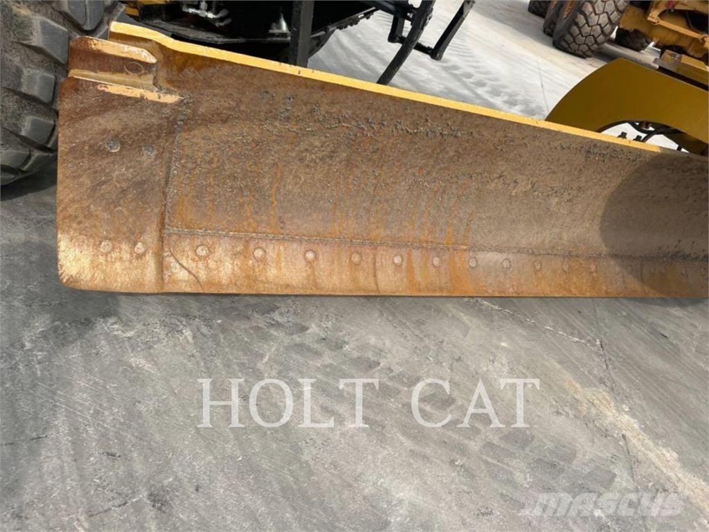 CAT 140 AWD Grejdery