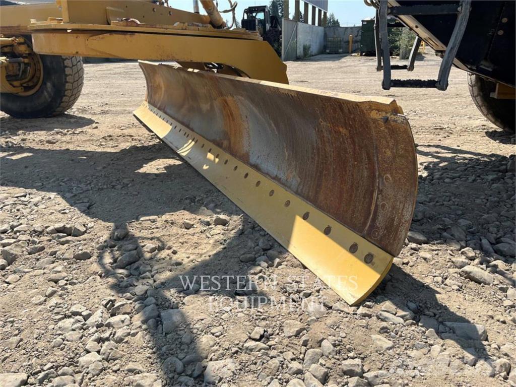 CAT 140 AWD Grejdery