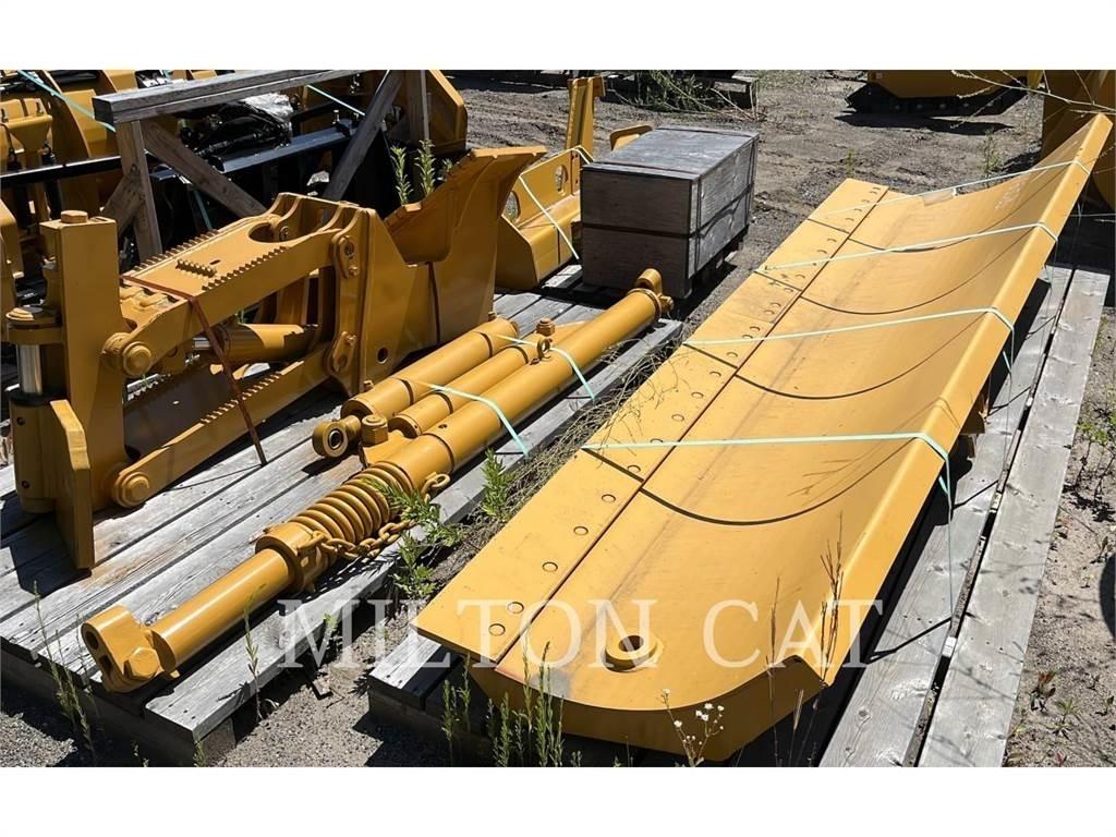 CAT 140 MASTLESS WING Snehové frézy