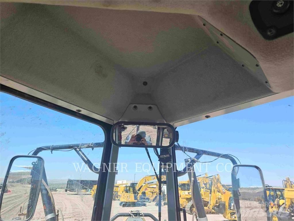 CAT 140M Grejdery