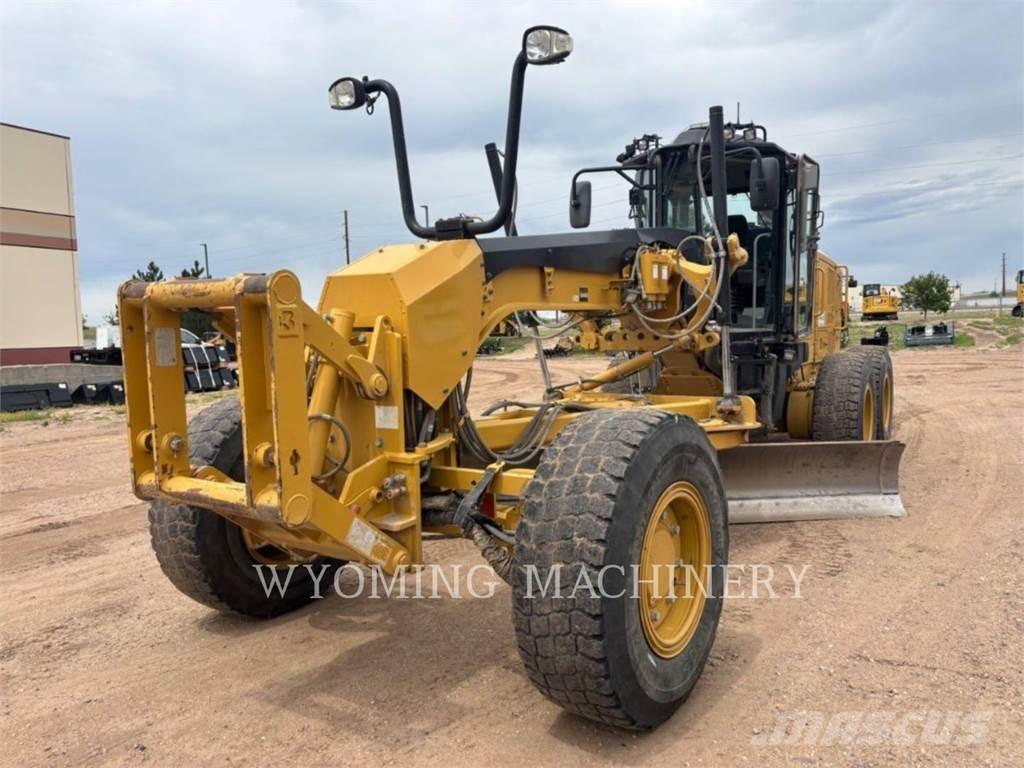 CAT 140M 2 Grejdery