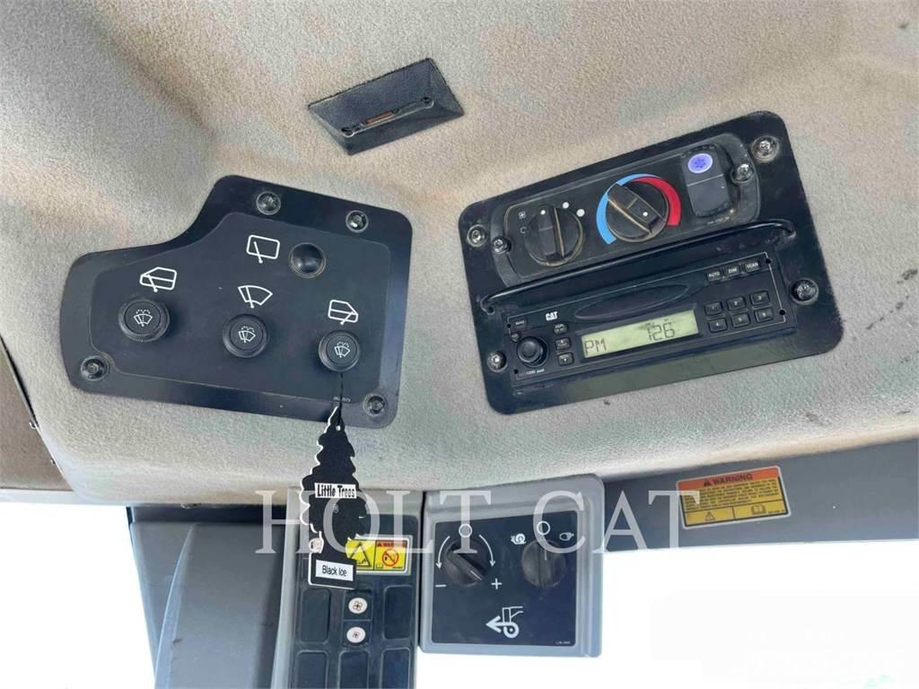 CAT 140M AWD Grejdery