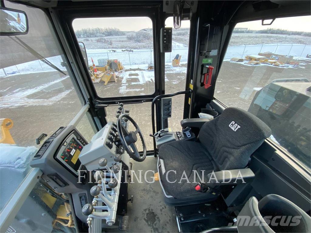 CAT 140M AWD Grejdery