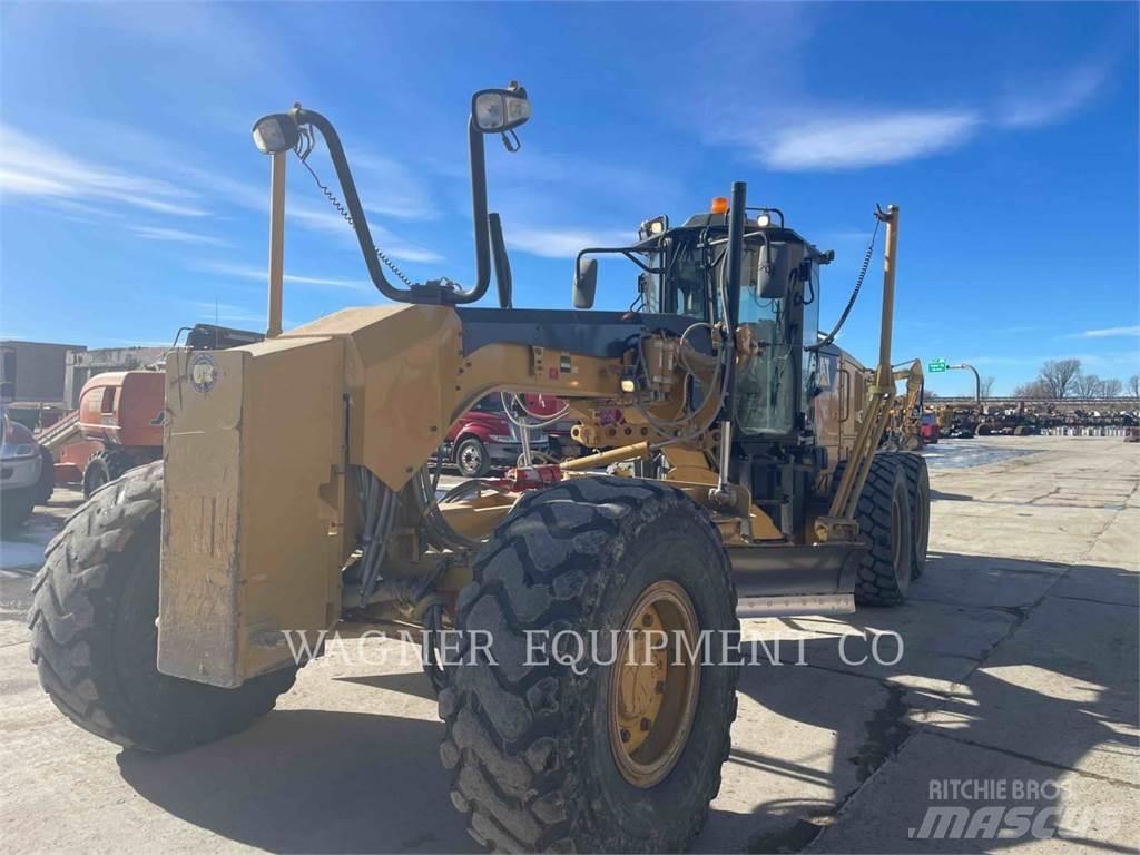 CAT 140M2 AWD Grejdery