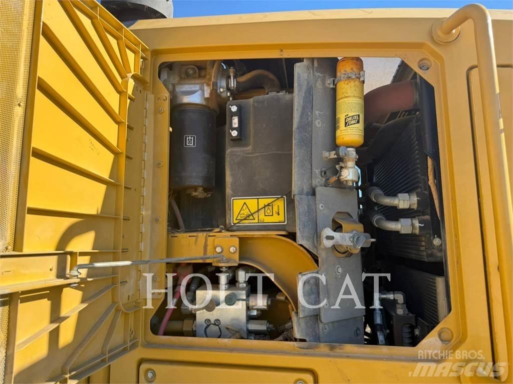 CAT 140M2 AWD Grejdery