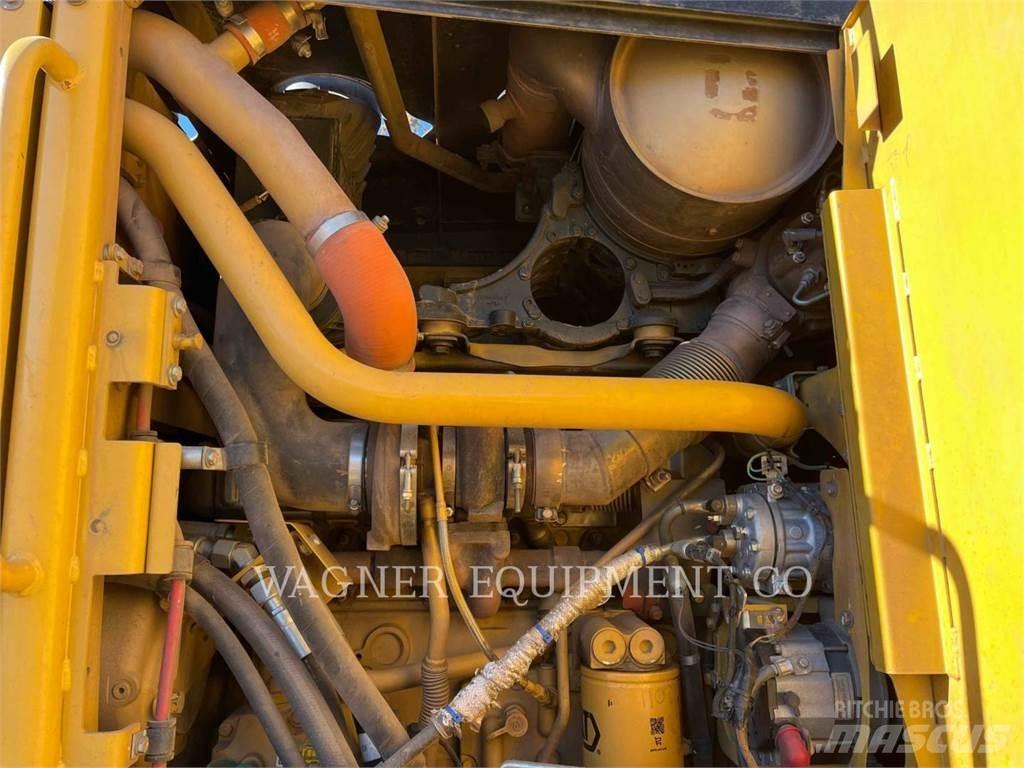 CAT 140M2 AWD Grejdery