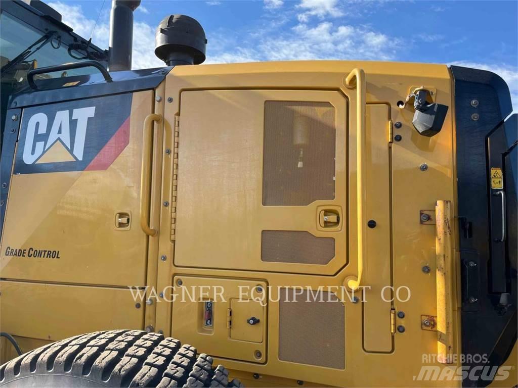 CAT 140M3 AWD Grejdery