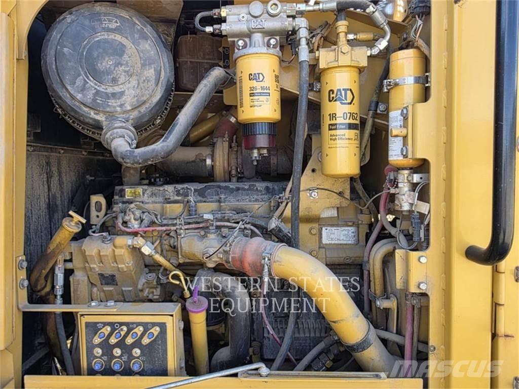 CAT 160M AWD Grejdery