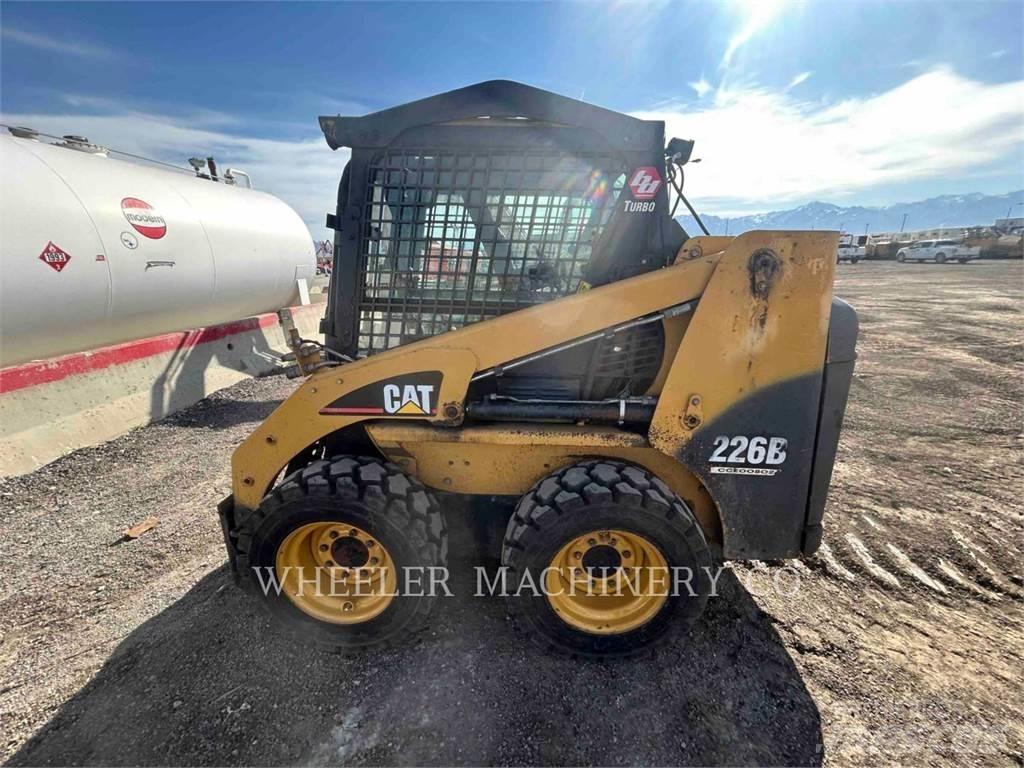 CAT 226B MA11 Šmykom riadené nakladače