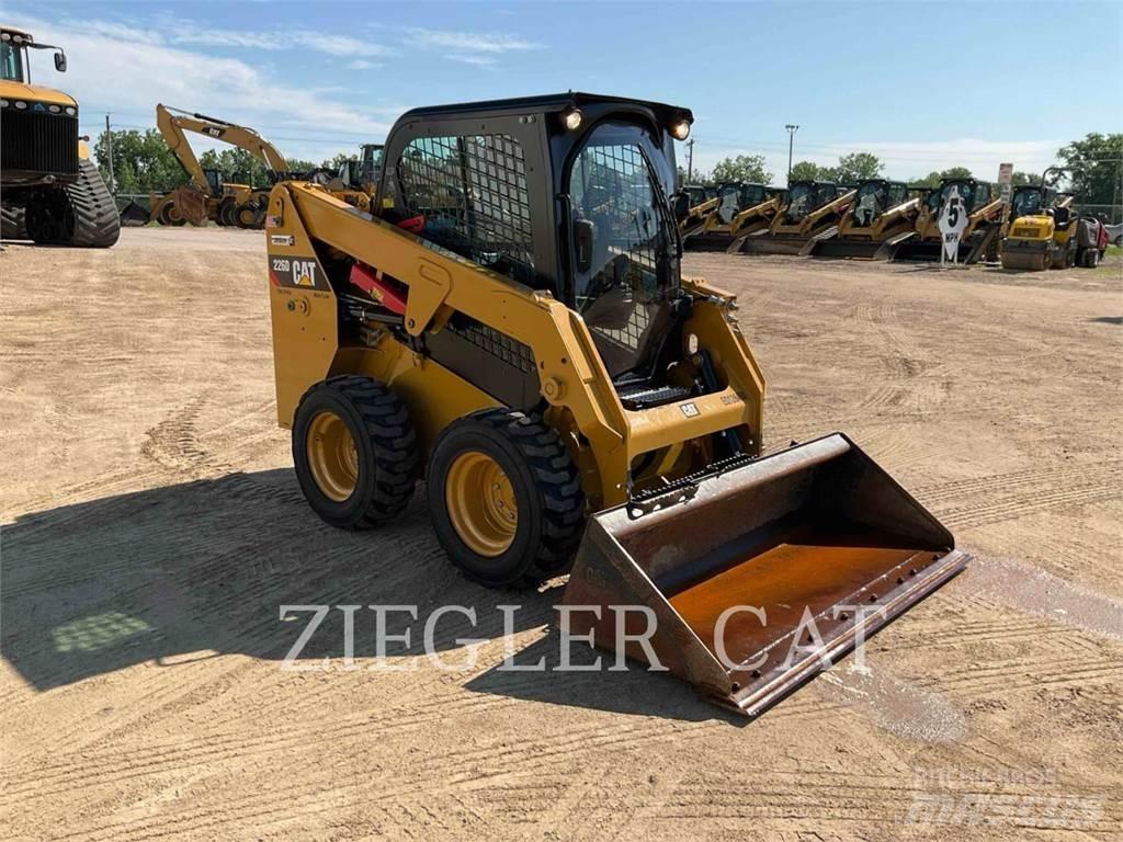 CAT 226D Šmykom riadené nakladače