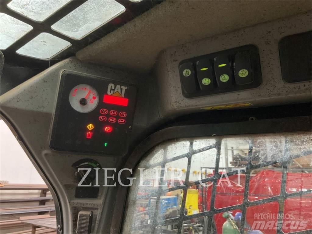 CAT 226D Šmykom riadené nakladače