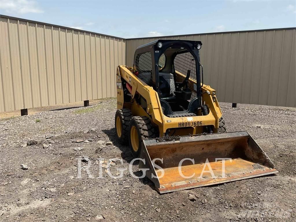 CAT 226D Šmykom riadené nakladače