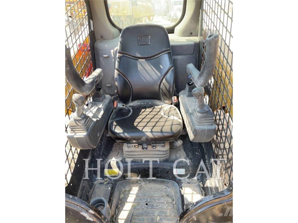 CAT 226D Šmykom riadené nakladače