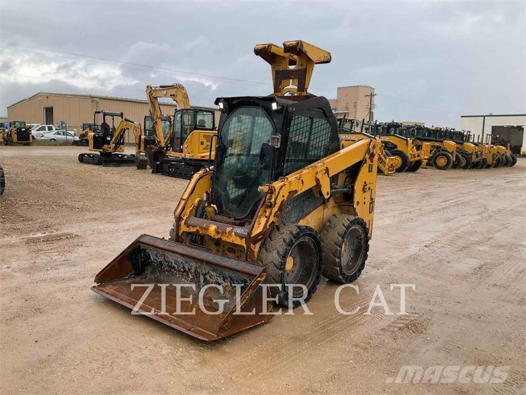 CAT 226D Šmykom riadené nakladače