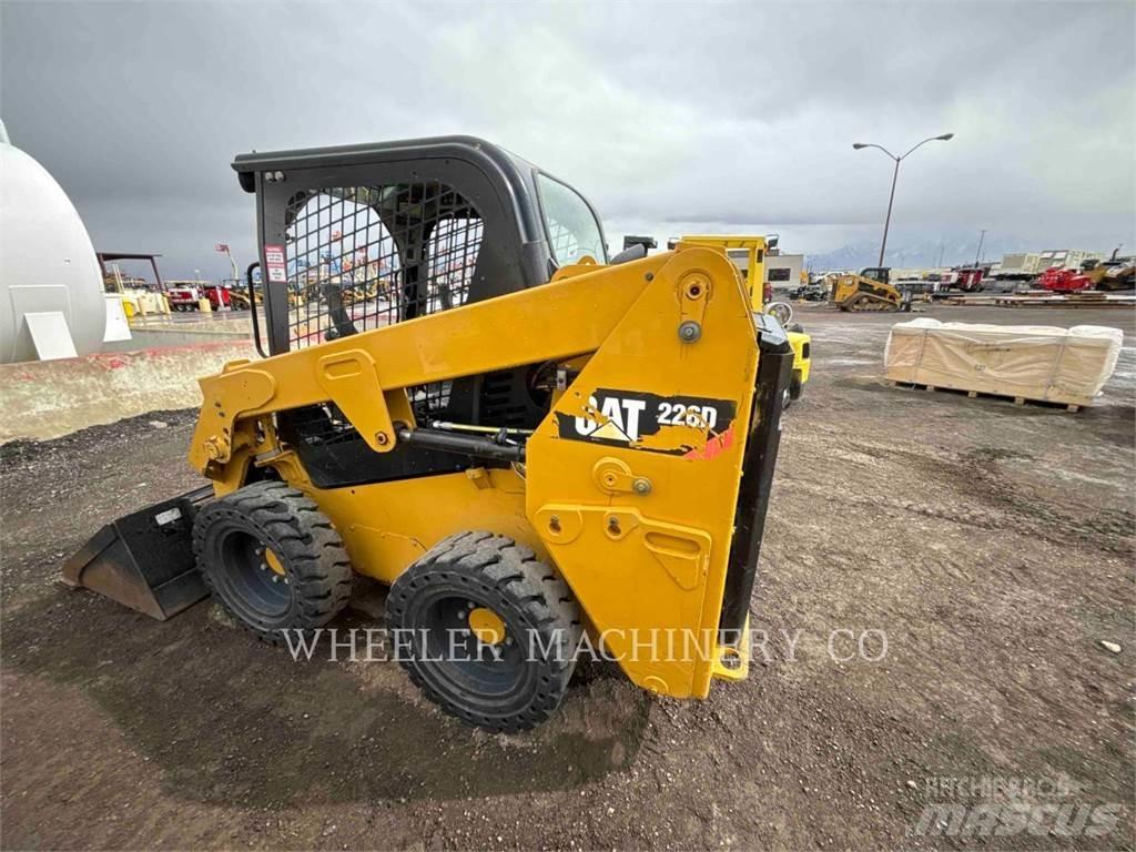 CAT 226D C1-H2 Šmykom riadené nakladače