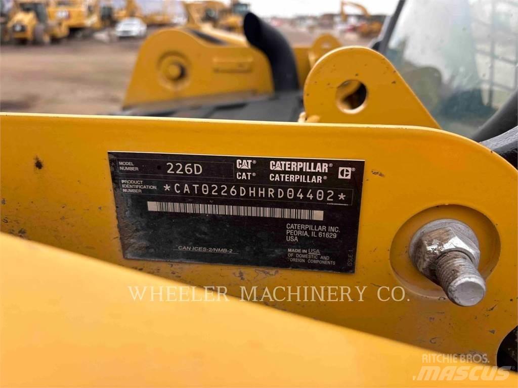 CAT 226D C1-H2 Šmykom riadené nakladače